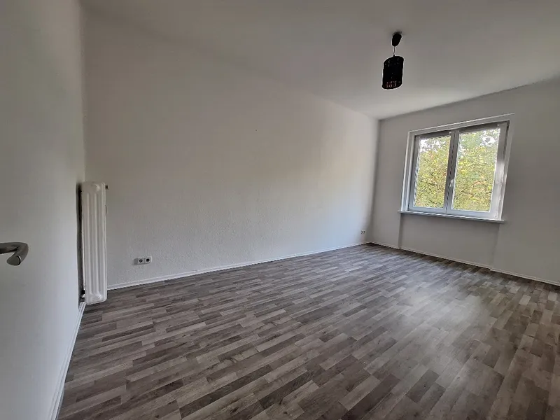 Renovierte und teilmodernisierte 1-Zimmerwohnung am Stadtpark Steglitz — photo 1